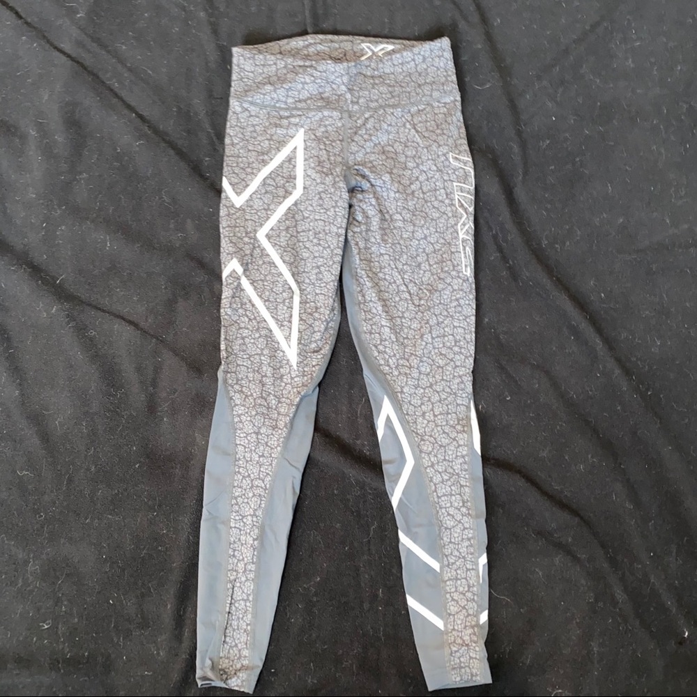 2XU compression leggings